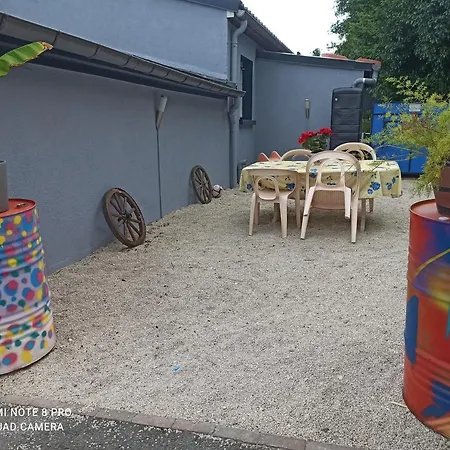 Maisonnette Independante 4 Personnes Jardin Terrasse * Vrigne-aux-Bois